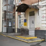 У вінницькому медцентрі №2 оновили входи та облаштували доступний простір